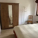 Ferienhaushaelfte An Der Mueritz 펜션 레힐린
