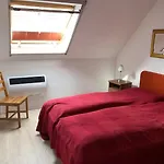 펜션 Ferienhaushaelfte An Der Mueritz