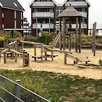 Ferienhaushaelfte An Der Mueritz