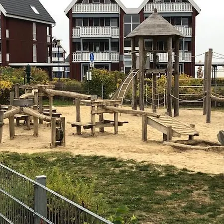 Ferienhaushaelfte An Der Mueritz